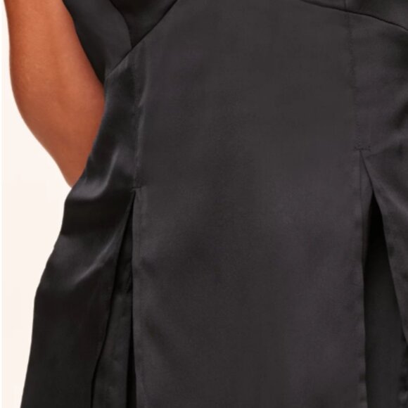 Black Slip - Picture 2 of 8